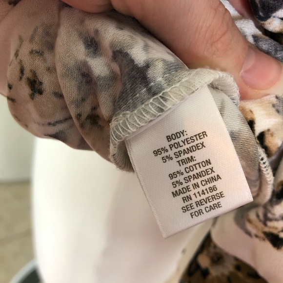 Floral zip up‎ - Picture 7 of 8